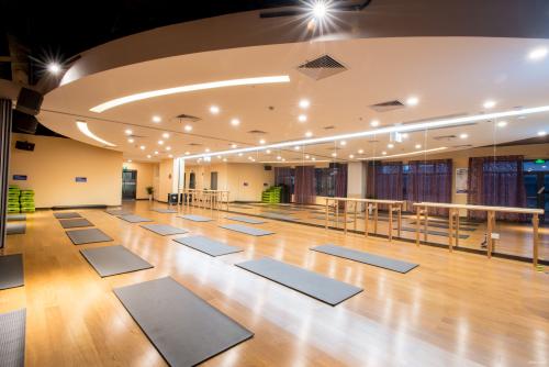 健身會所地面選用什么材料好？