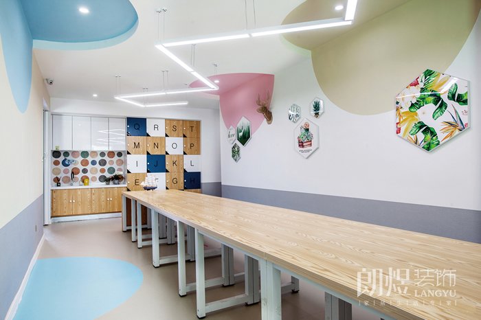 怎樣的培訓(xùn)學(xué)校裝修設(shè)計才能吸引學(xué)生？