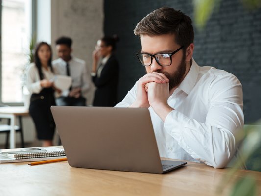 你的辦公室裝修對(duì)了嗎？關(guān)于空間、效率與人性化的深度反思